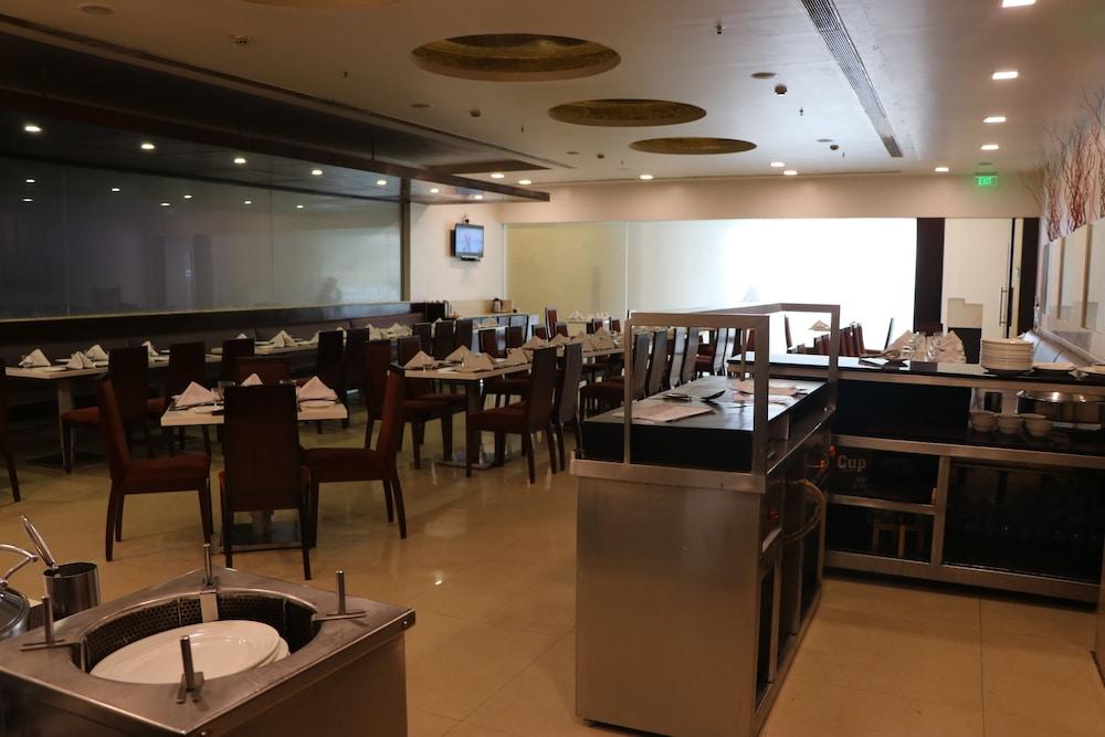 希耶坎亚财富酒店 维沙卡帕特南 外观 照片